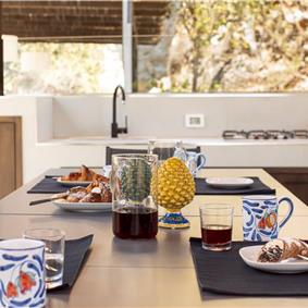 3 bedroom villa with pool and tennis court in Sicily, sleeps 6-8